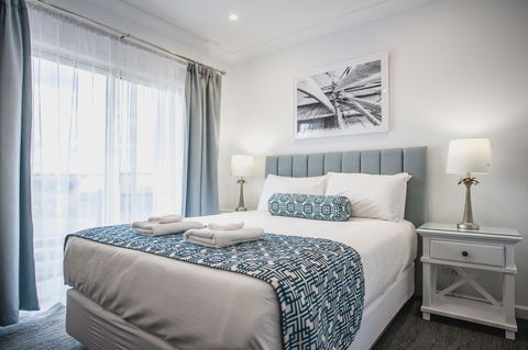 Marina Hotel - Accommodation ACT 6