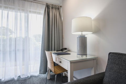 Marina Hotel - Accommodation ACT 15