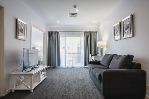 Marina Hotel - Accommodation ACT 10