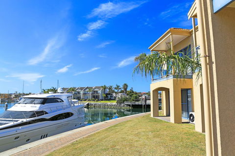 Marina Hotel - Accommodation ACT 27