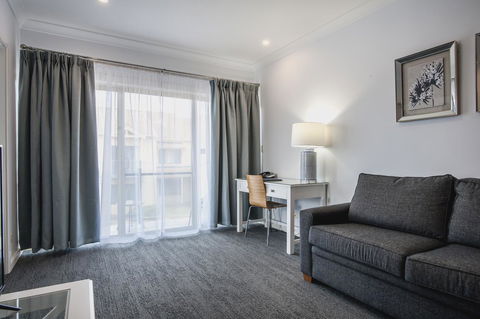 Marina Hotel - Accommodation ACT 3