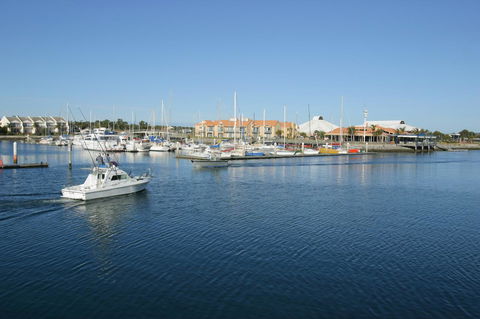 Marina Hotel - Accommodation ACT 39