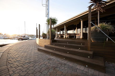 Marina Hotel - Accommodation ACT 37
