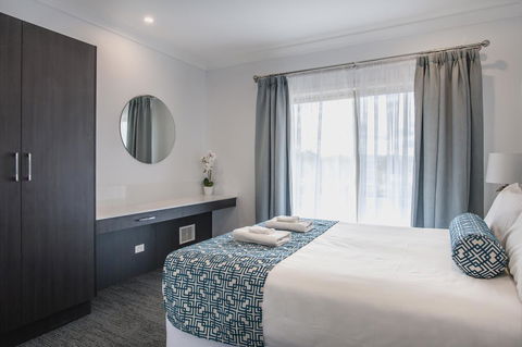 Marina Hotel - Accommodation ACT 4