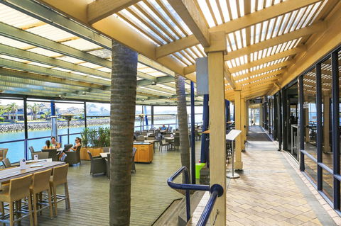 Marina Hotel - Accommodation ACT 44
