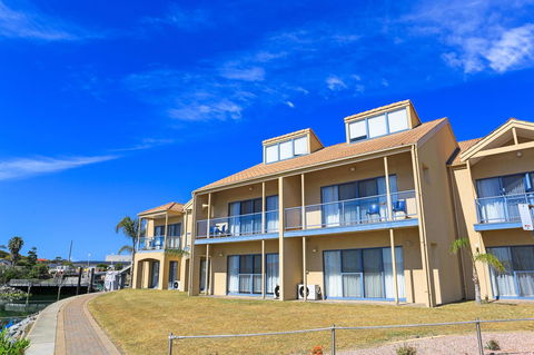 Marina Hotel - Accommodation ACT 28