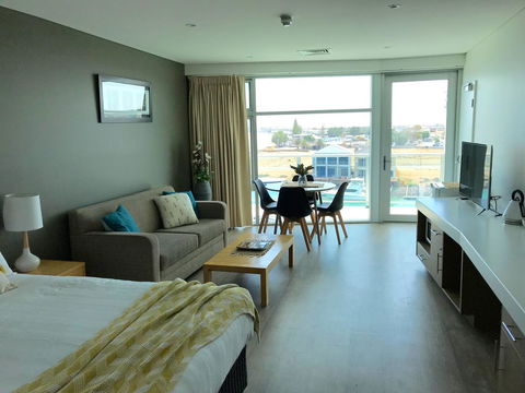 Ocean View Luxury Apartment & Suite - Accommodation ACT 24