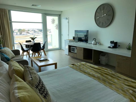 Ocean View Luxury Apartment & Suite - Accommodation ACT 13