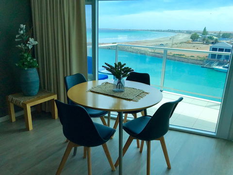 Ocean View Luxury Apartment & Suite - Accommodation ACT 21