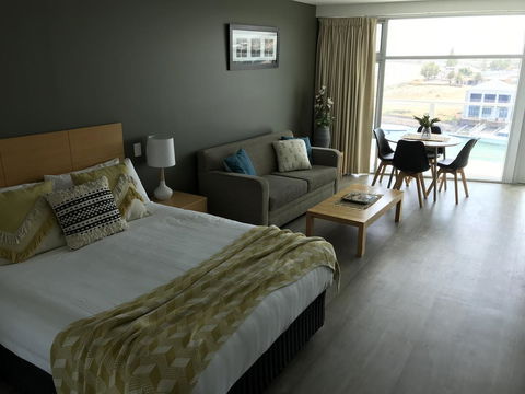 Ocean View Luxury Apartment & Suite - Accommodation ACT 25
