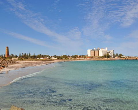 Wallaroo Marina Waterfront Luxe Apartment - Accommodation ACT 3