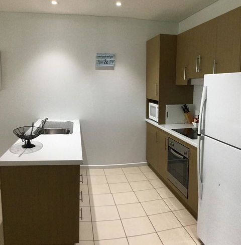 Wallaroo Marina Waterfront Luxe Apartment - Accommodation ACT 9