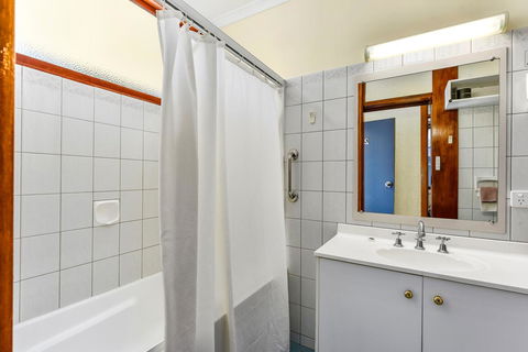 William Macintosh Motor Lodge - Accommodation ACT 22