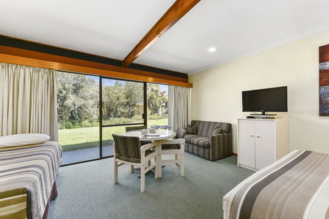 William Macintosh Motor Lodge - Accommodation ACT 24