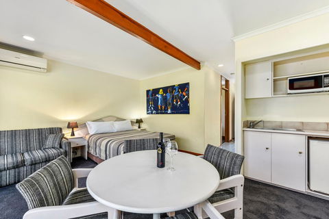 William Macintosh Motor Lodge - Accommodation ACT 18