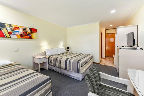 William Macintosh Motor Lodge - Accommodation ACT 10