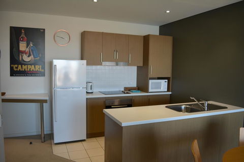 Wallaroo Marina Luxury Apartment - Accommodation ACT 12