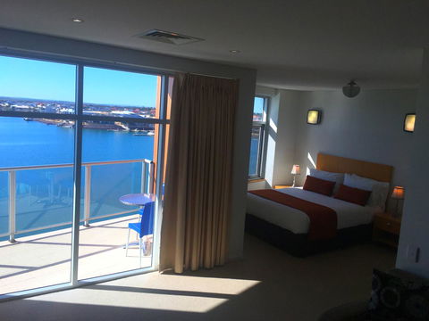 Wallaroo Marina Luxury Apartment - Accommodation ACT 18