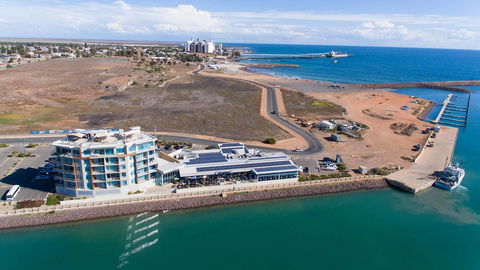 Wallaroo Marina Luxury Apartment - Accommodation ACT 22