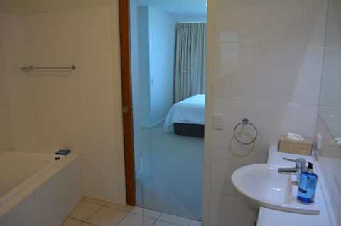 Wallaroo Marina Luxury Apartment - Accommodation ACT 20