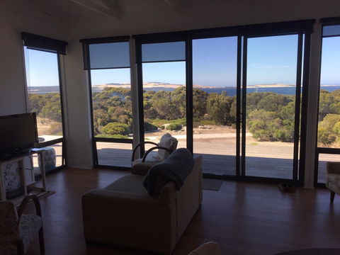 Wallaby Retreat - Accommodation ACT 7