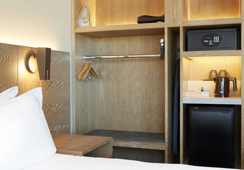 Holiday Inn Express Adelaide City Centre, An IHG Hotel - Accommodation ACT 9