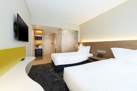 Holiday Inn Express Adelaide City Centre, An IHG Hotel - Accommodation ACT 5
