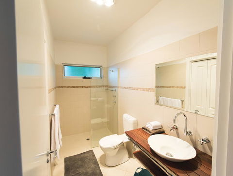 S T U D I O 22 Peaceful Retreat With Garden Views - Accommodation ACT 6