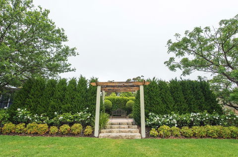 S T U D I O 22 Peaceful Retreat With Garden Views - Accommodation ACT 10