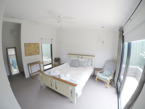 Sinclair Eco House - Accommodation ACT 8