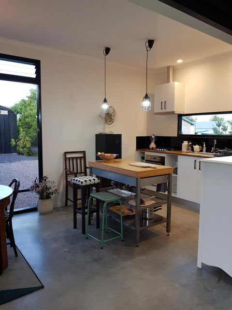 Sinclair Eco House - Accommodation ACT 9