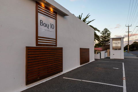 Bay 10 - Suites And Apartments - Accommodation ACT 19