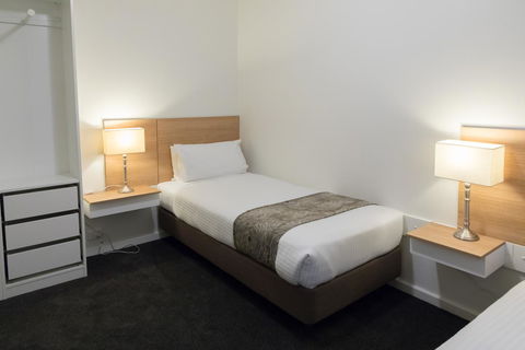 Bay 10 - Suites And Apartments - Accommodation ACT 24