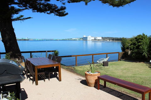 Bay 10 - Suites And Apartments - Accommodation ACT 17
