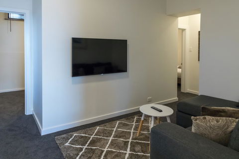 Bay 10 - Suites And Apartments - Accommodation ACT 9
