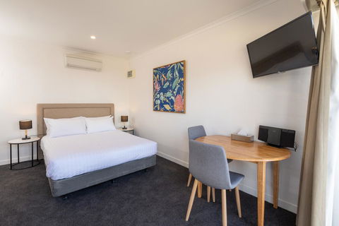 Bay 10 - Suites And Apartments - Accommodation ACT 8