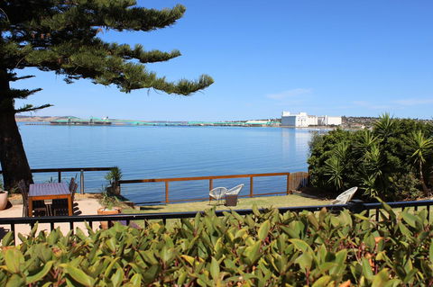 Bay 10 - Suites And Apartments - Accommodation ACT 25