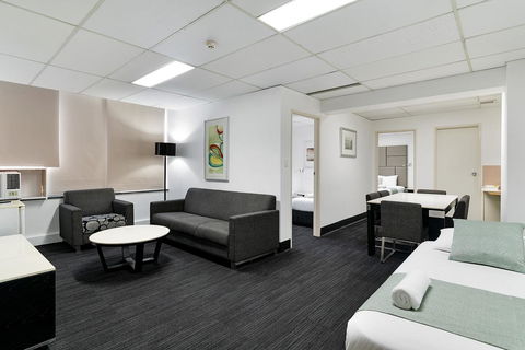 Cosmo On Bank - Accommodation ACT 5