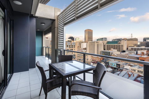 Oaks Adelaide Horizons Suites - Accommodation ACT 2