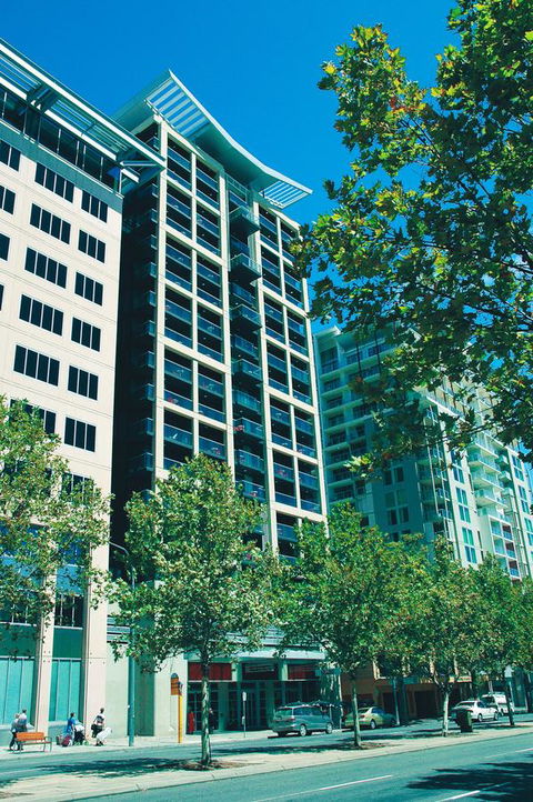 Oaks Adelaide Horizons Suites - Accommodation ACT 0