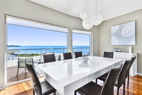 Aloha Waterfront Properties - Accommodation ACT 11