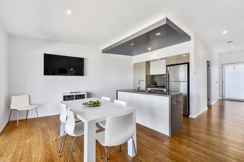 Aloha Waterfront Properties - Accommodation ACT 16