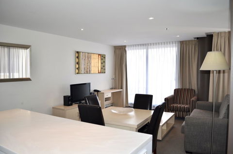 APTonNorthTCE - Accommodation ACT 5