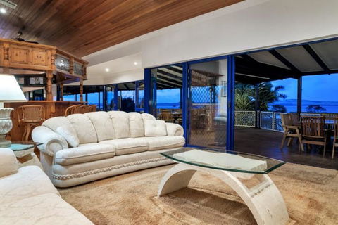 Doyles On The Bay - Accommodation ACT 16