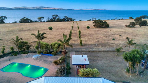 Doyles On The Bay - Accommodation ACT 3