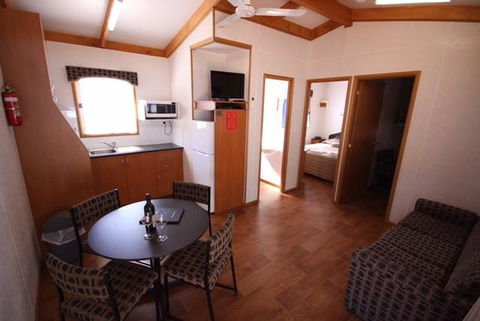 Ceduna Foreshore Caravan Park - Accommodation ACT 37