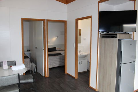 Ceduna Foreshore Caravan Park - Accommodation ACT 9