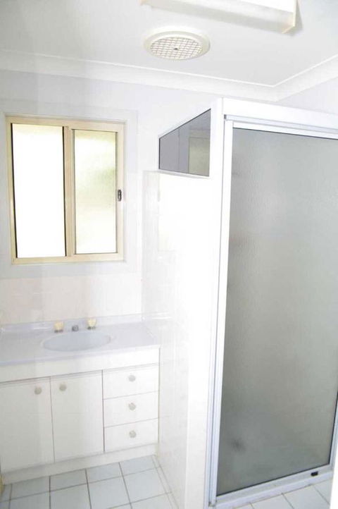 Bellhaven 1, 17 Willow Street - Accommodation ACT 5
