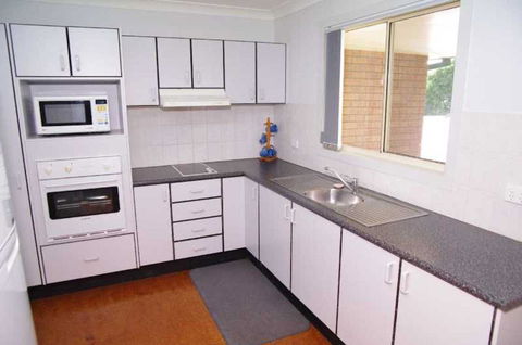 Bellhaven 1, 17 Willow Street - Accommodation ACT 0