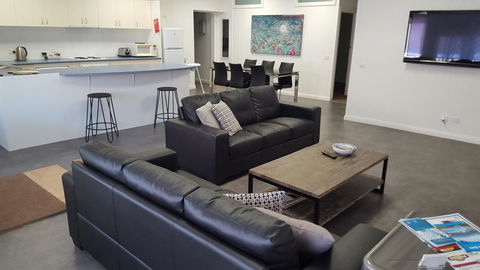 Aart Apartments - Accommodation ACT 7